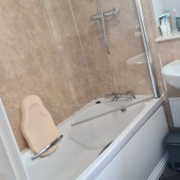 Rosslyn Gardens, Rosslyn Gardens, KIRKCALDY KY1 3BF: Bathroom