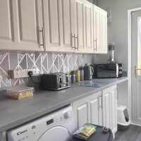 Glamis Road, Kirkcaldy KY2 6LN: Kitchen