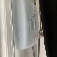 Kinloss Park, Cupar KY15 4ER: Electric shower