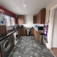 Jean Armour Gardens, Kirkcaldy KY2 6HB: Kitchen